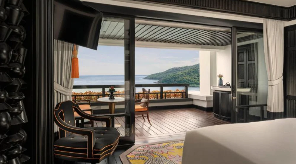 One King Classic Panoramic Ocean View at InterContinental Danang Sun Peninsula Resort