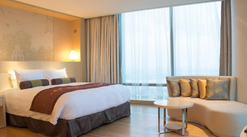 Junior Suite King at Lotte Hotel Hanoi