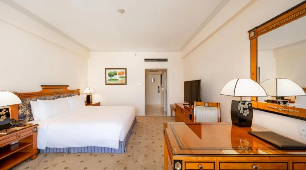 Executive King City View at Lotte Hotel Saigon