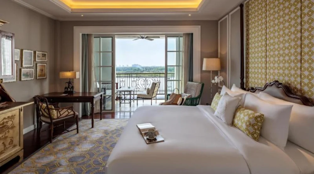 Deluxe King River View at Mia Saigon Luxury Boutique Hotel