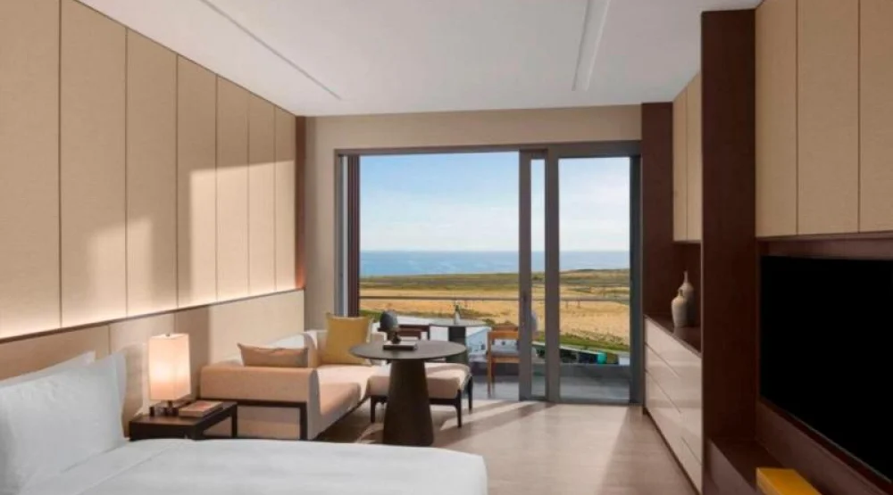 Deluxe Ocean View King at New World Hoiana Hotel