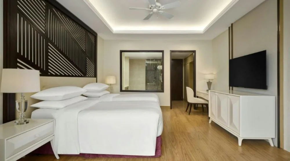 Deluxe Ocean, Guest Room, Two Twin, Ocean View, Balcony at Renaissance Danang Hoi An Resort & Spa
