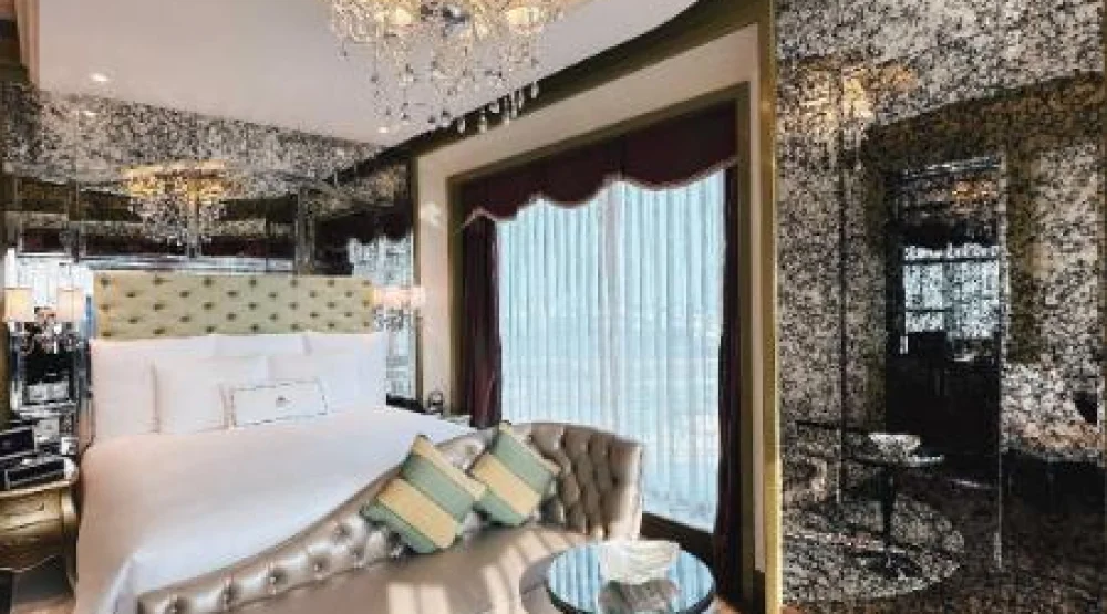 Grand Deluxe King at The Reverie Saigon