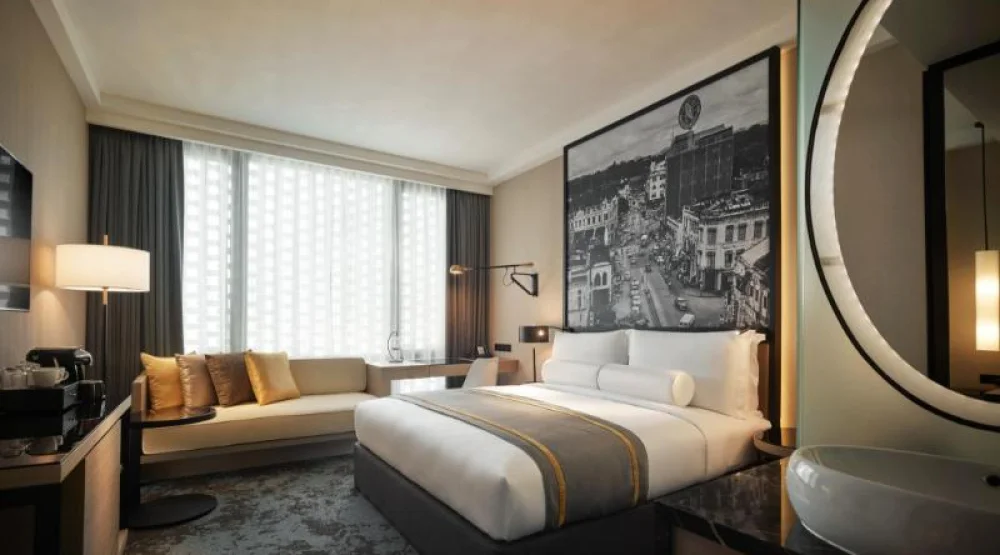 Deluxe King, Guest Room, One King at Hotel Stripes Kuala Lumpur Autograph Collection
