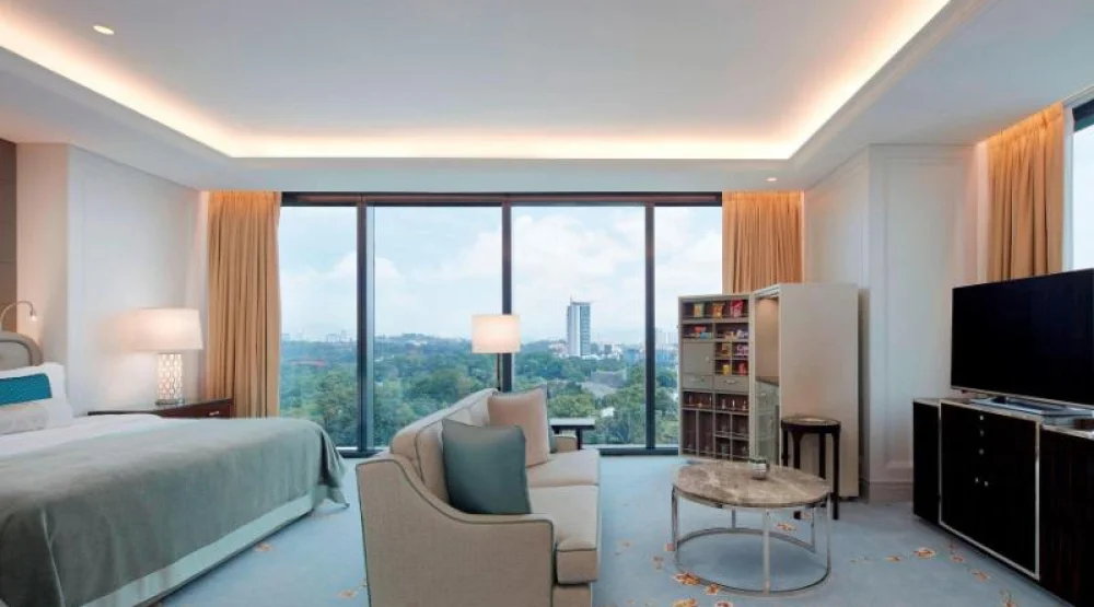 Executive Suite, One King, Lake Gardens View, Corner Room at The St. Regis Kuala Lumpur
