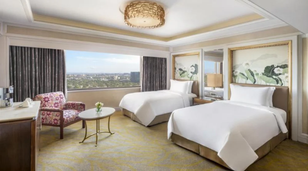 Deluxe Suite Twin at Dusit Thani Manila