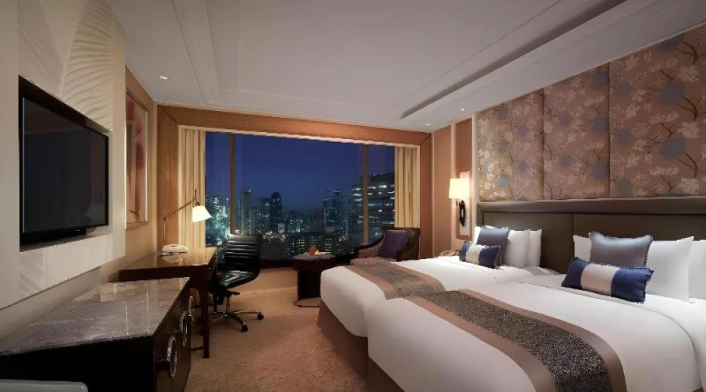 Tower Wing Deluxe Twin at Edsa Shangri-La Hotel