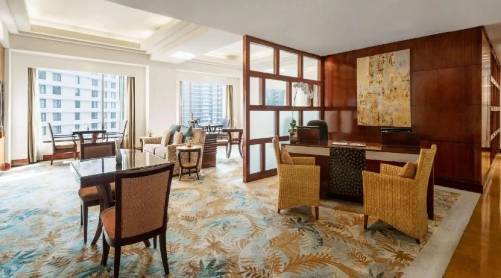 Garden Wing Horizon Deluxe Room Twin at Edsa Shangri-La Hotel