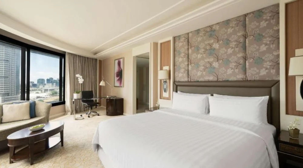 Tower Wing Executive Room at Edsa Shangri-La Hotel