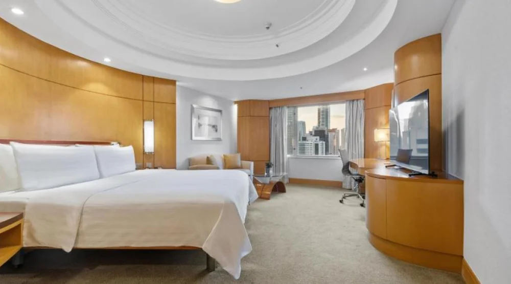 Deluxe King Room at Makati Shangri-La