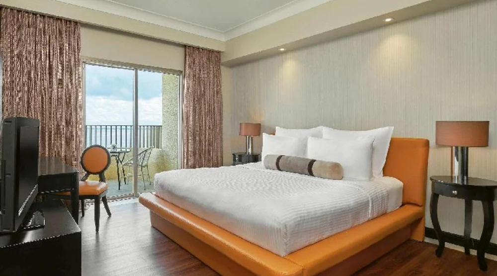 Suite King Seaview at Movenpick Hotel Mactan Island Cebu
