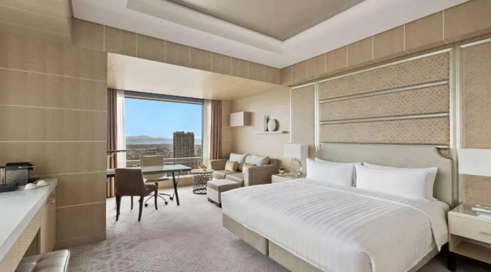 Deluxe King at Shangri-La The Fort Manila