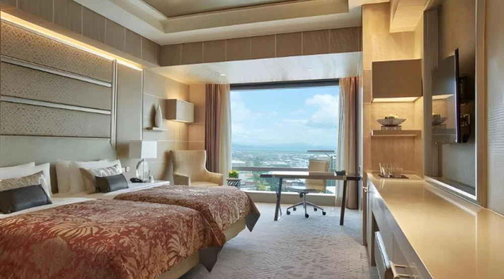 Deluxe High Street King at Shangri-La The Fort Manila