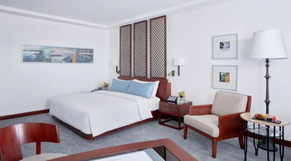 Grand Deluxe King Room at The Peninsula Manila