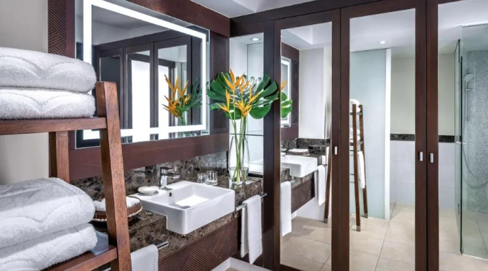 Yanuca Lagoon Suite at Shangri-La Yanuca Island Fiji