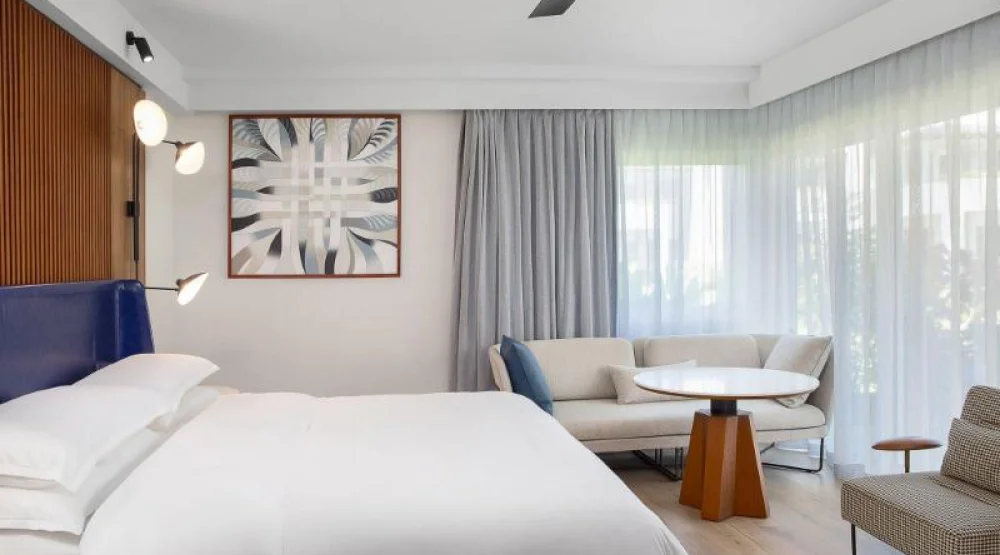 Garden View, Guest Room, One King at Sheraton Fiji Golf & Beach Resort