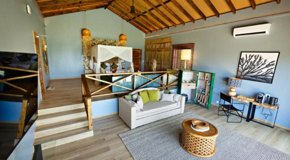 Sunrise Villa with Private Pool at Bawe Island