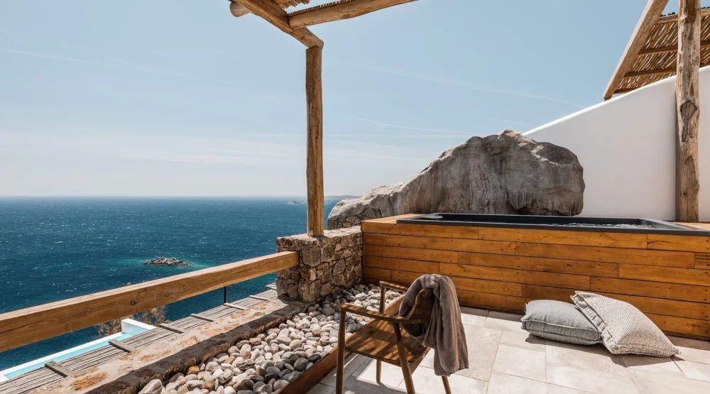 Superior Suite Jacuzzi at Alissachni