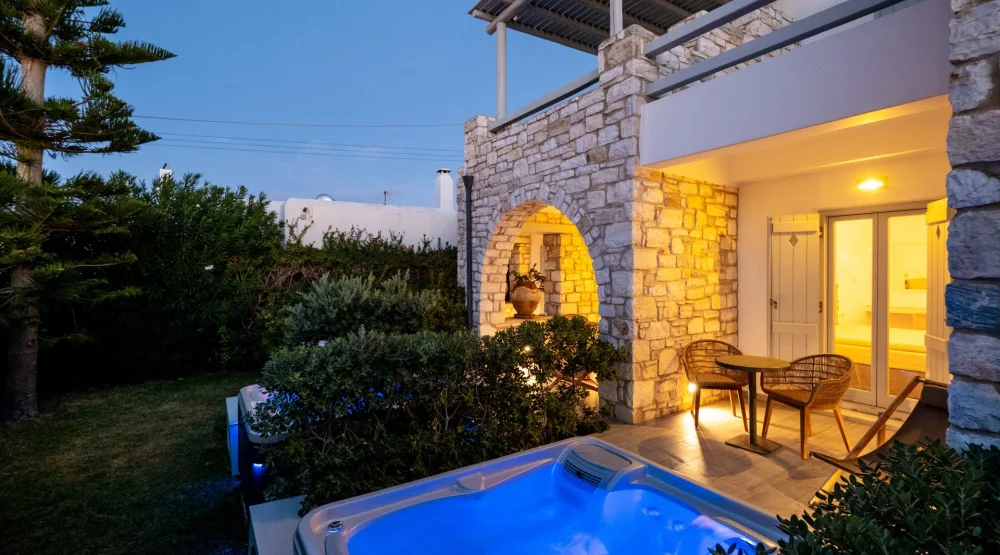 Double Room with Outdoor Hydromassage Hot Tub at Anemomylos Residence Paros