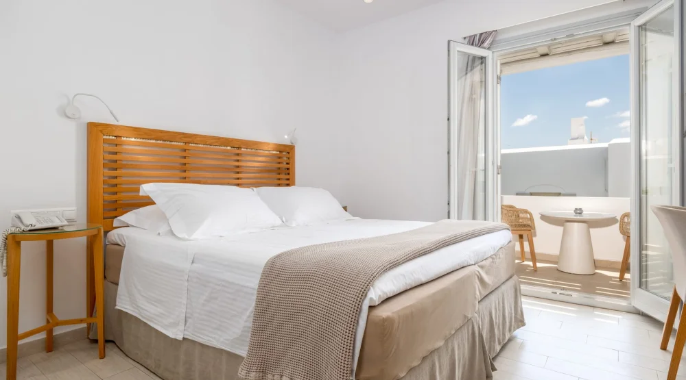 Superior Suite with Outdoor Hydro-massage Hot Tub at Anemomylos Residence Paros