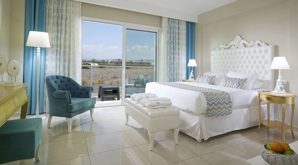 Deluxe Room Garden View at Anemos Luxury Grand Resort