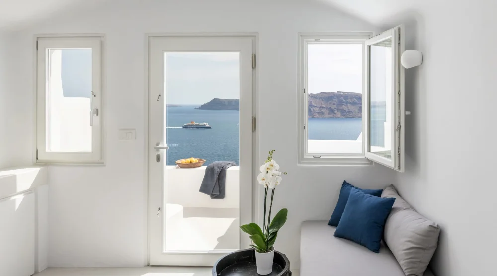 Petit Honeymoon Suite at Aspaki Exclusive Hotel