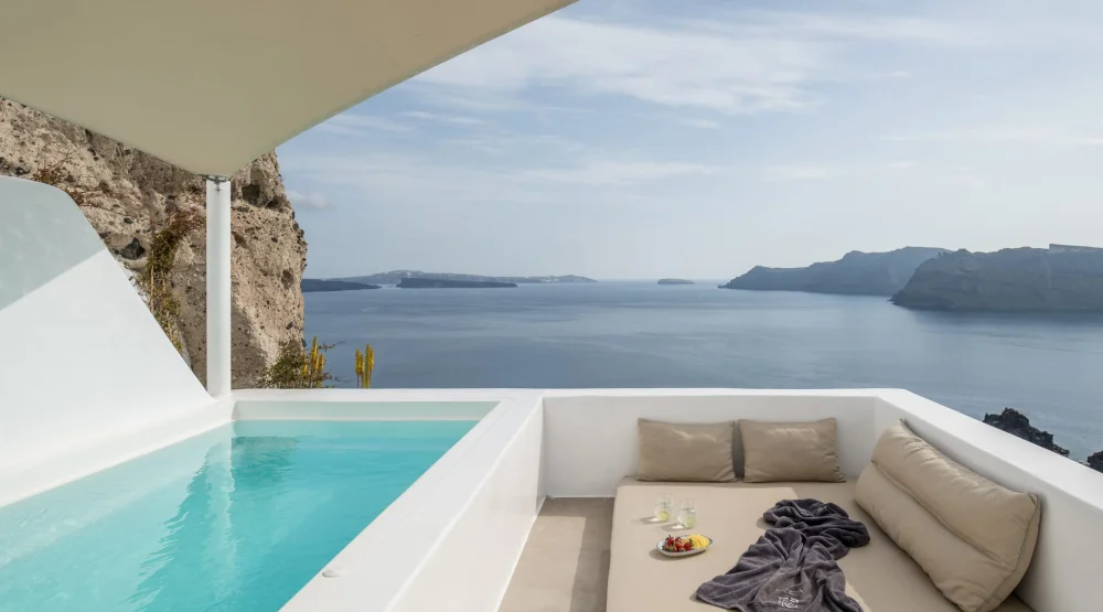 Pool Suites with Outdoor Plunge Pool I Volcano & Caldera and Sea View at Aspaki Exclusive Hotel