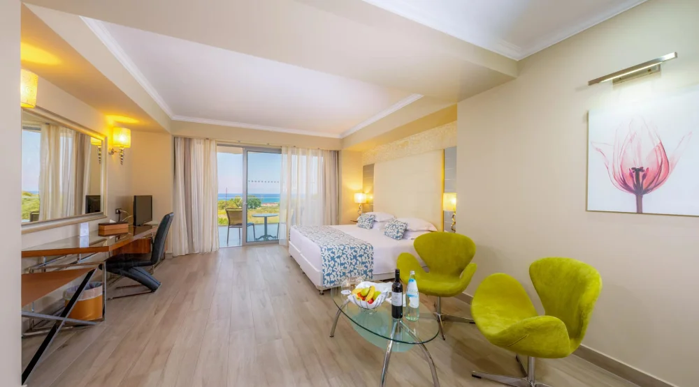 Deluxe Room Side Sea View at Atrium Platinum Luxury Resort Hotel & Spa