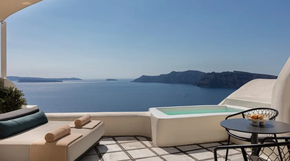 Honeymoon Suite Plunge Pool Caldera Sea View at Canaves Oia Suites