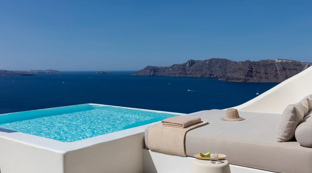 Infinity Pool Suite Caldera Sea View at Canaves Oia Suites