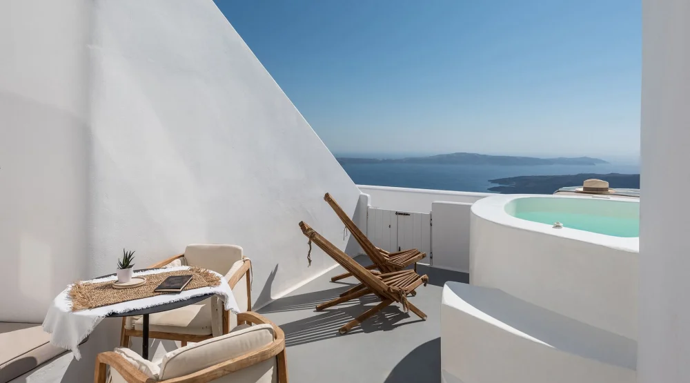 Honeymoon Suite Jacuzzi Sea View at Cocoon Suites