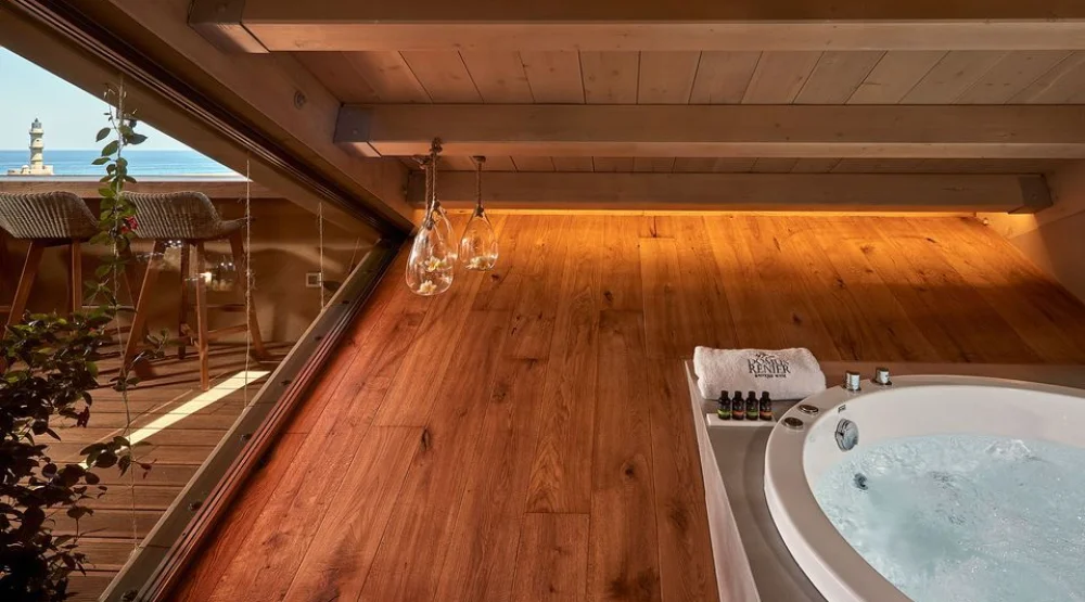 Master Suite with Bathtub Jacuzzi & Sea View at Domus Renier Boutique Hotel