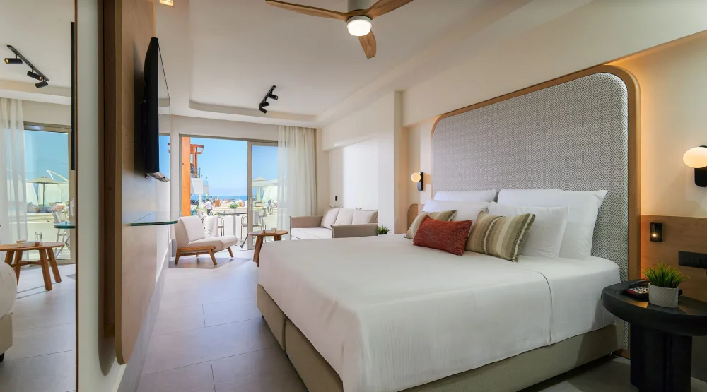 Superior Double Room with Side Sea View at Enorme Santanna Island