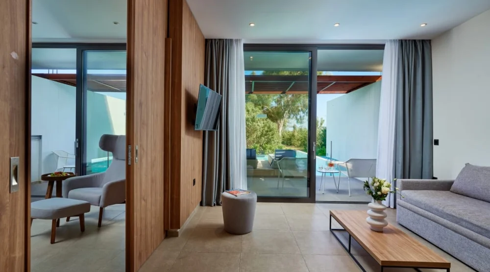 Two Bedroom Suite with Private Pool & Garden View at Gennadi Grand