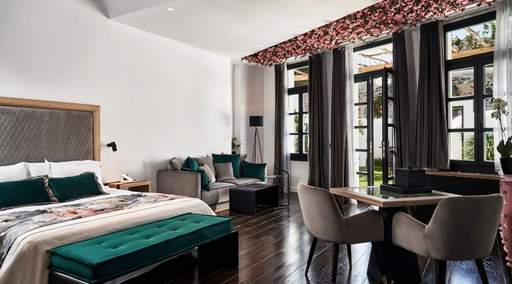 Garden Suite Private Pool at Katikies Garden Santorini