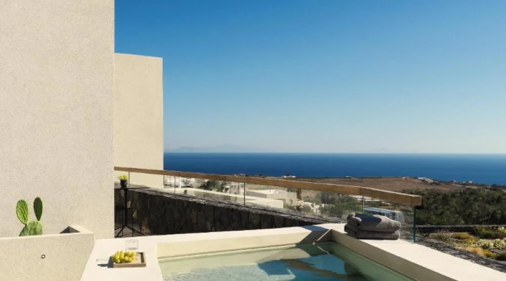 Lava Suite Sea View with Hot Tub at Magma Resort Santorini