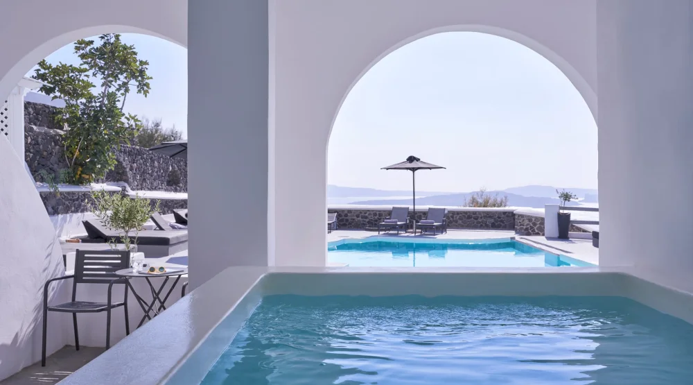 Two Bedroom Suite with Jetted Tub & Caldera View at Mr & Mrs White Oia