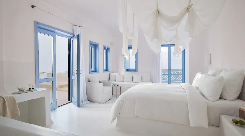 Luxury Bungalow with Outdoor Hydro-massage Bathtub at Mykonos Blu A Grecotel Resort To Live