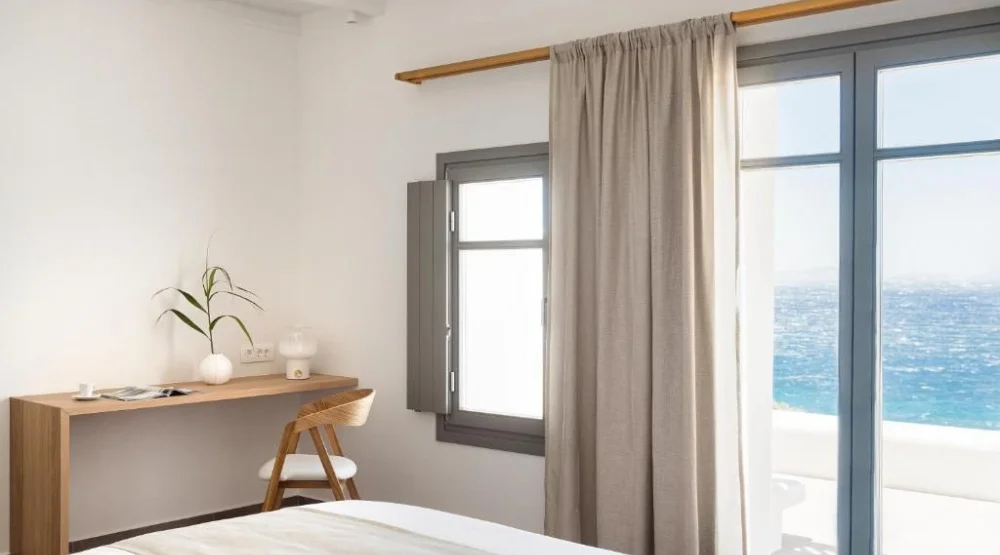 Honeymoon Pool Suite at Mykonos Soul