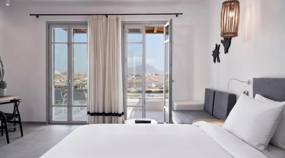 Honeymoon Suite with Jet Tub & Sea View at Radisson Blu Euphoria Resort