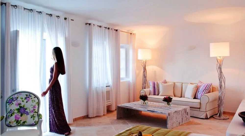 Honeymoon Suite Sea View with Jacuzzi at San Antonio Luxury Hotel