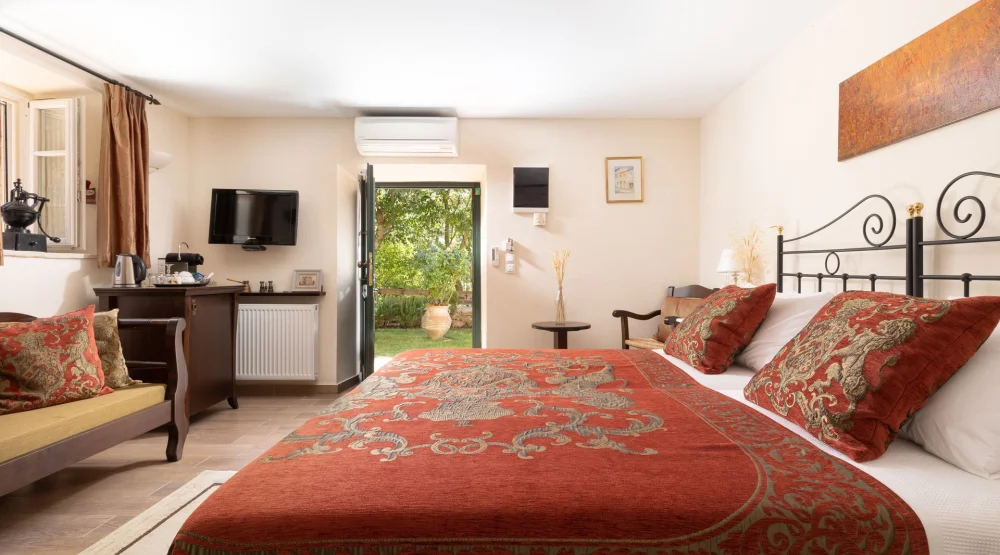 The Kafeneion - Lower Garden Twin Room - Ensuite at The Merchants House