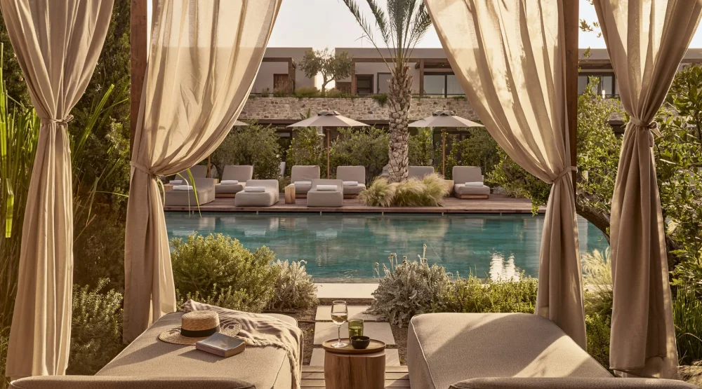 Sharing Pool Suite  - 37 M² at Theros All Suite Hotel