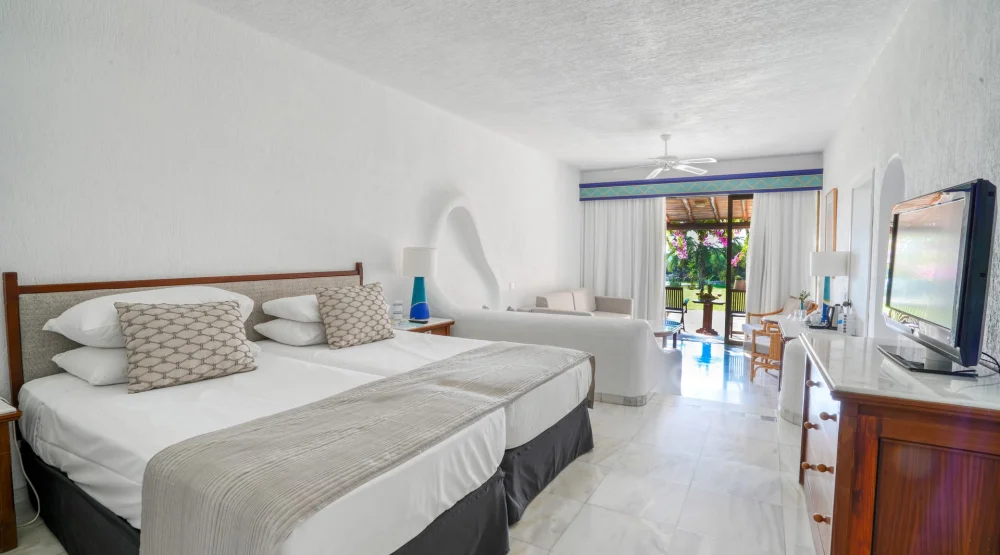 Garden Studio Sea View at Coral Beach Hotel & Resort