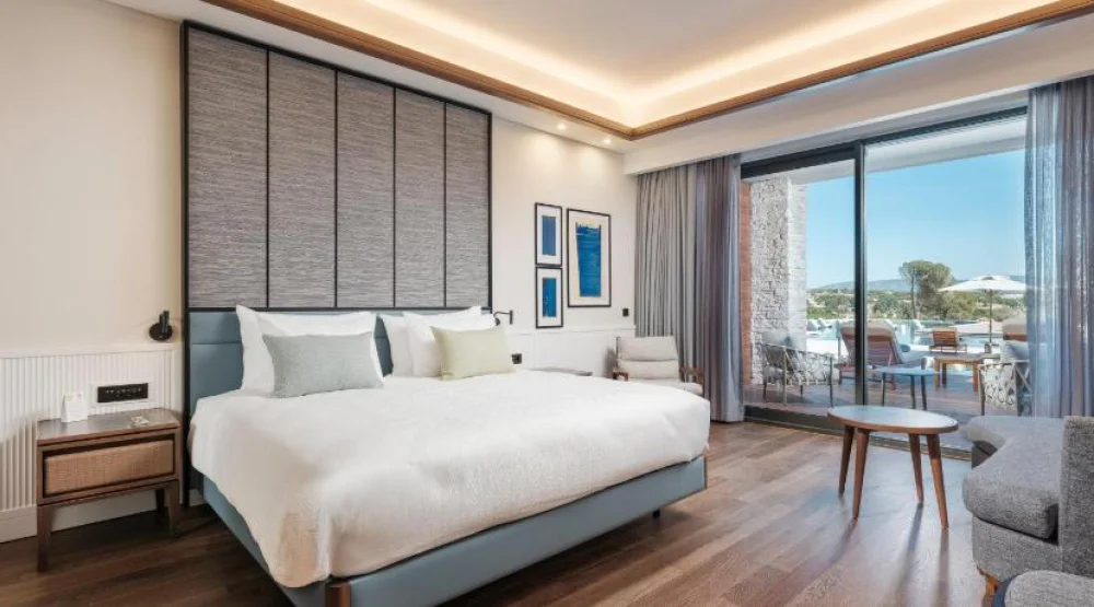 Deluxe Adult Swim-up Room Sea Side (adult Zone) at Anda Barut Collection