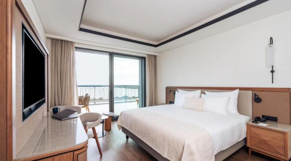 Suite with Private Pool at Anda Barut Collection