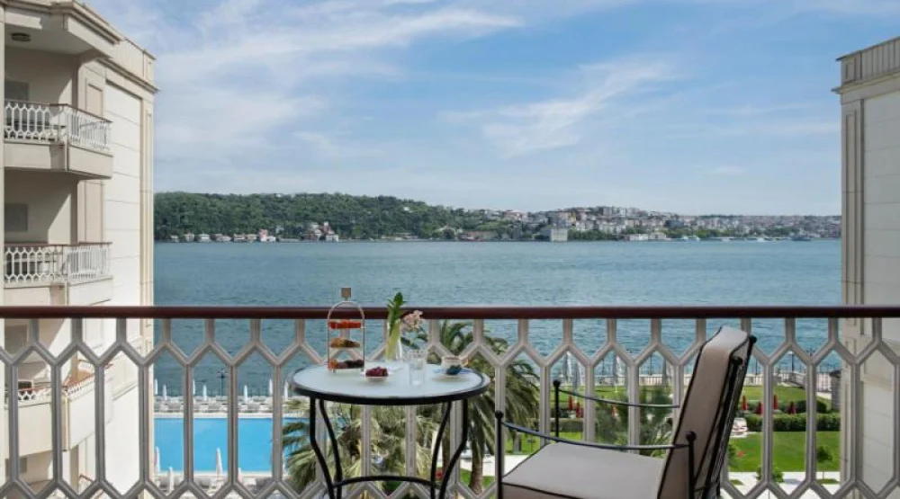 Deluxe Ciragan Bosphorus View Twin Room at Ciragan Palace Kempinski Hotel