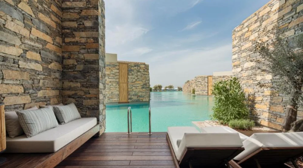 Lagoon Swim-up at Voyage Torba & Private Hotel