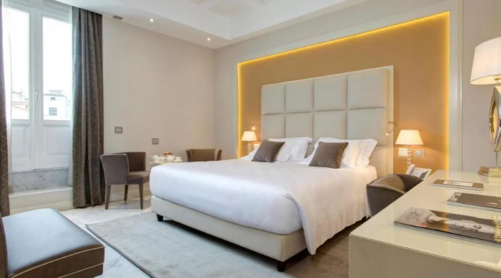King Prestige Room with Terrace at Aleph Rome Hotel Curio Collection by Hilton