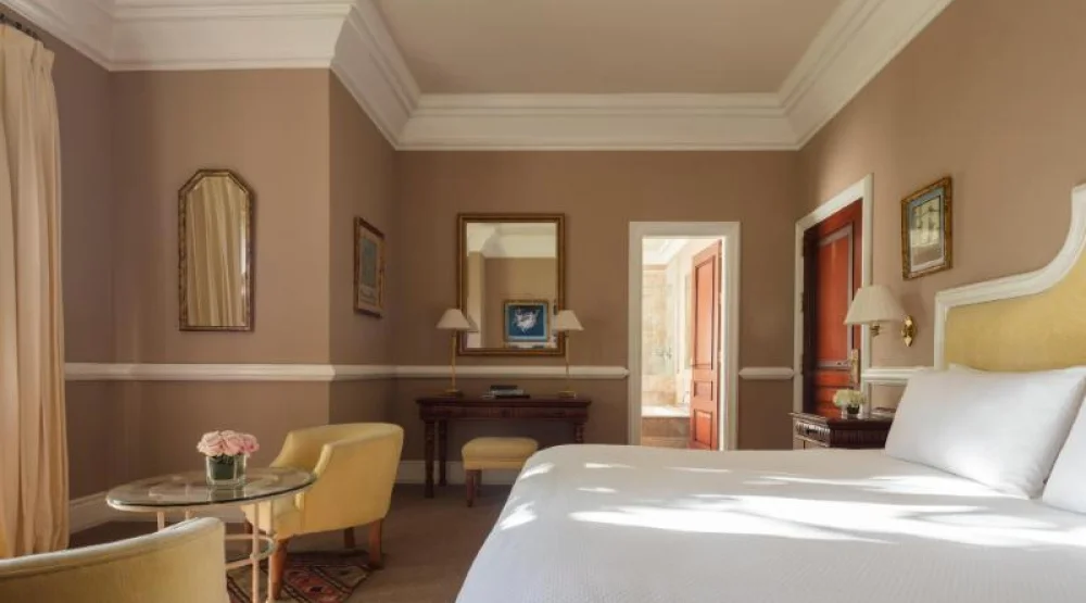 Deluxe Room at Anantara Villa Padierna Palace Resort